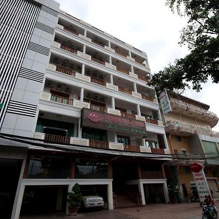 Circuit Hotel & Cafe - Nana Hotel Phnom Penh Exterior foto